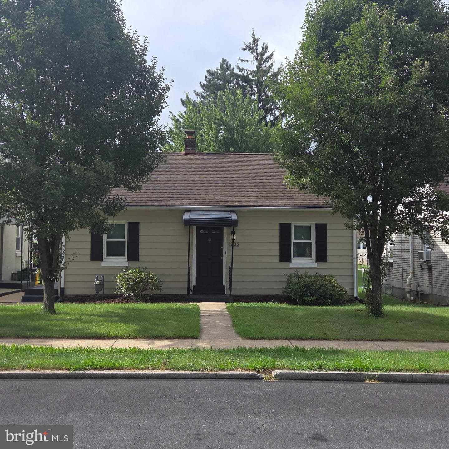1232 Elm Street photo 1