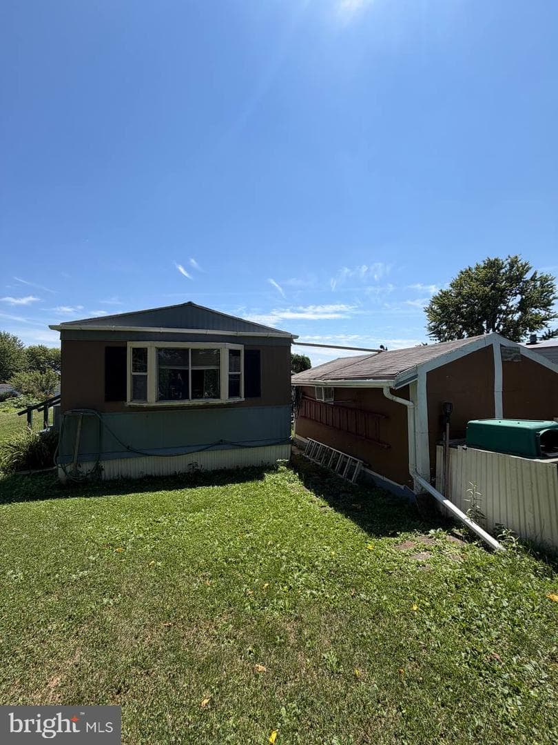 427 Waldorf Drive photo 1