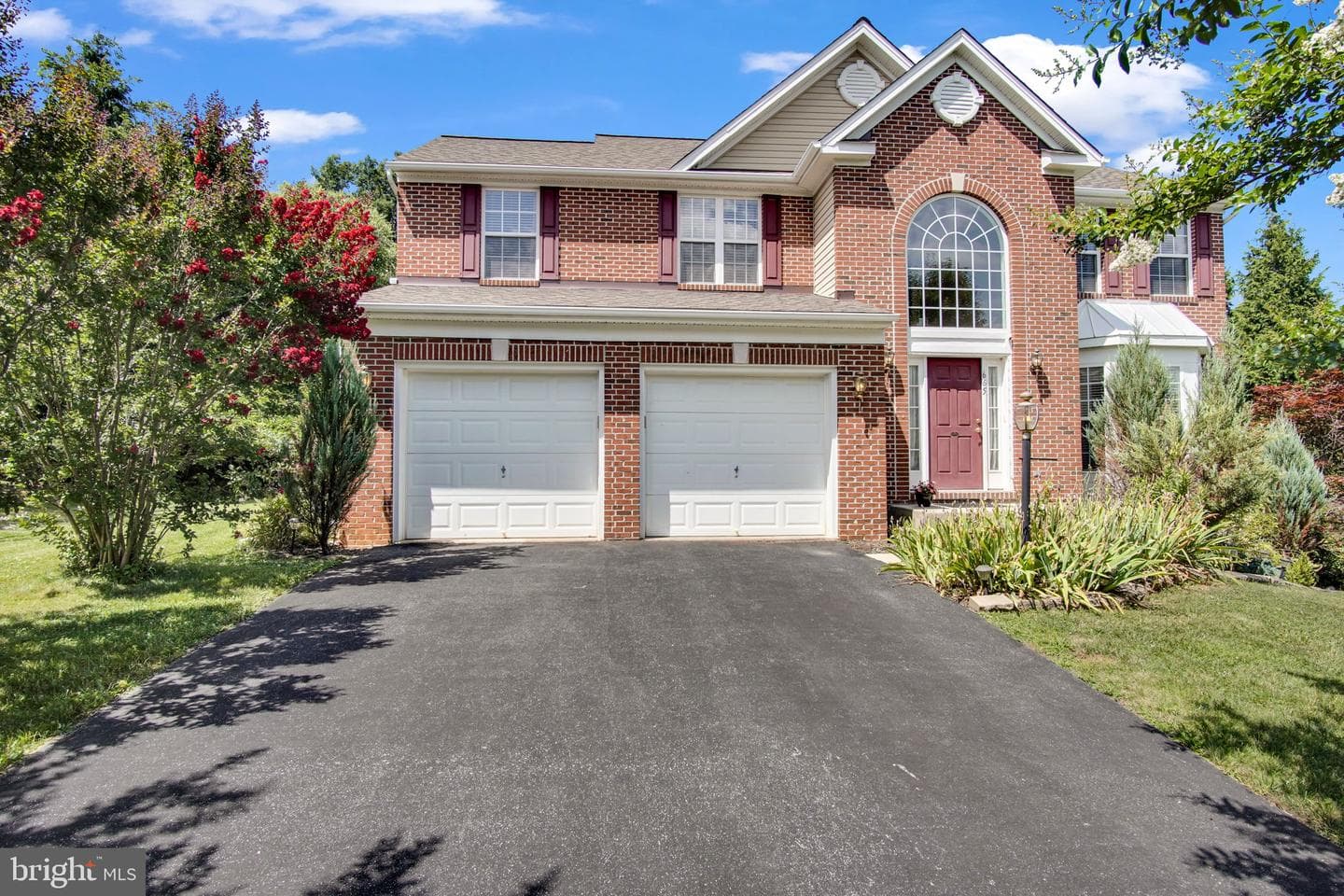 665 Clydesdale Drive photo 1