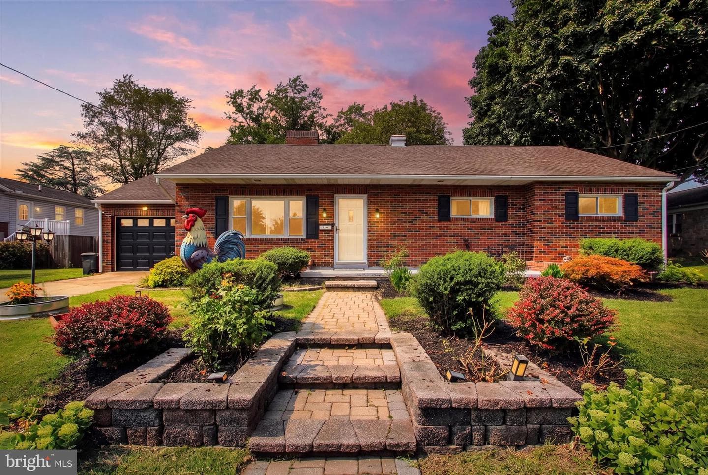 280 Sunset Avenue photo 1