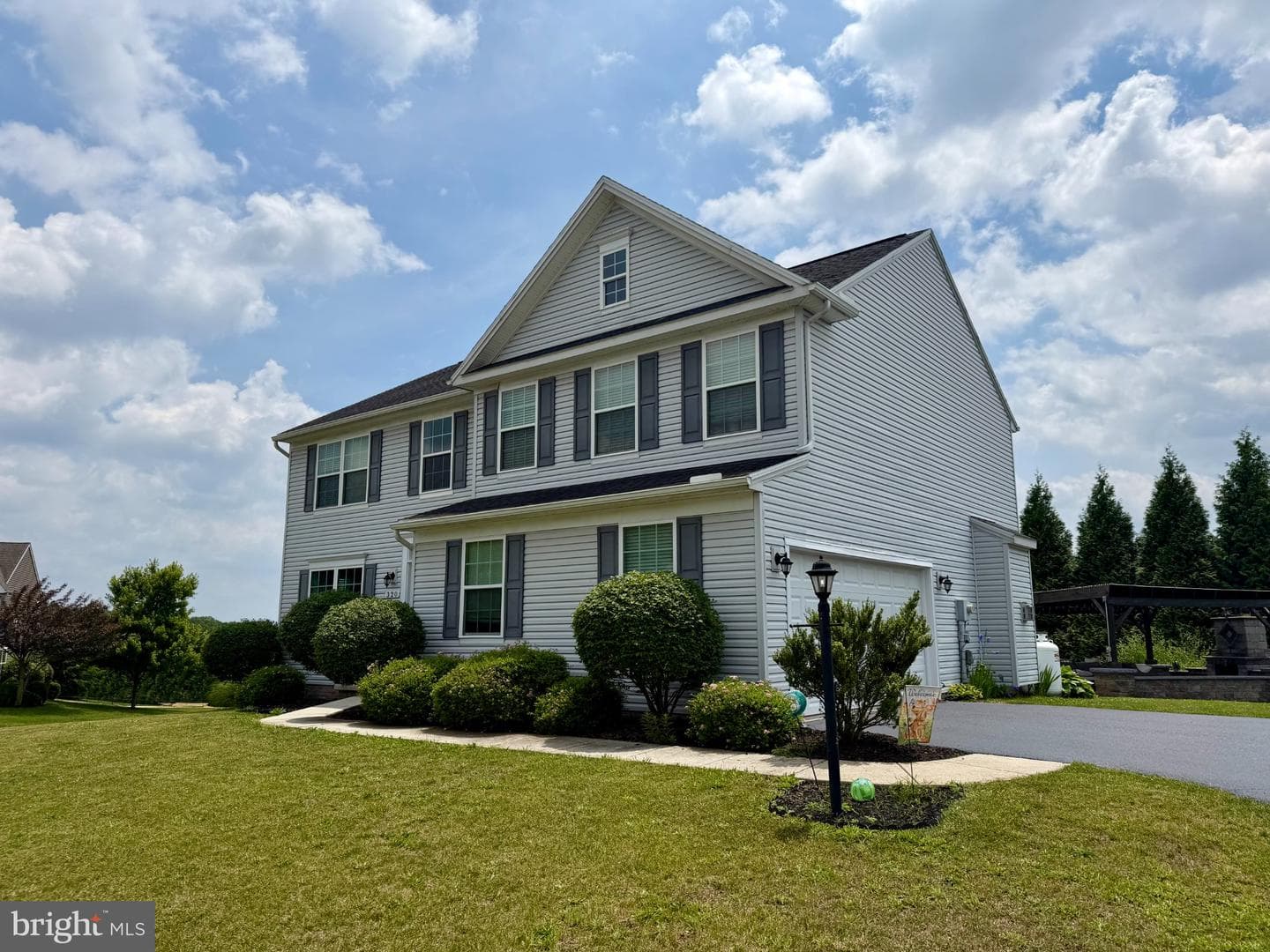 320 Woodbridge Drive photo 1