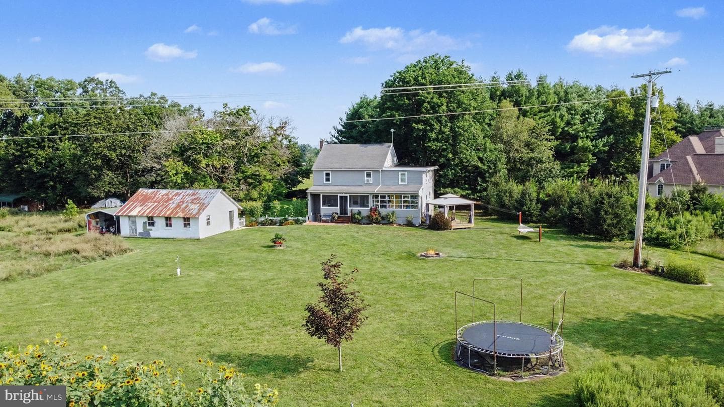 4091 Wren Road photo 1