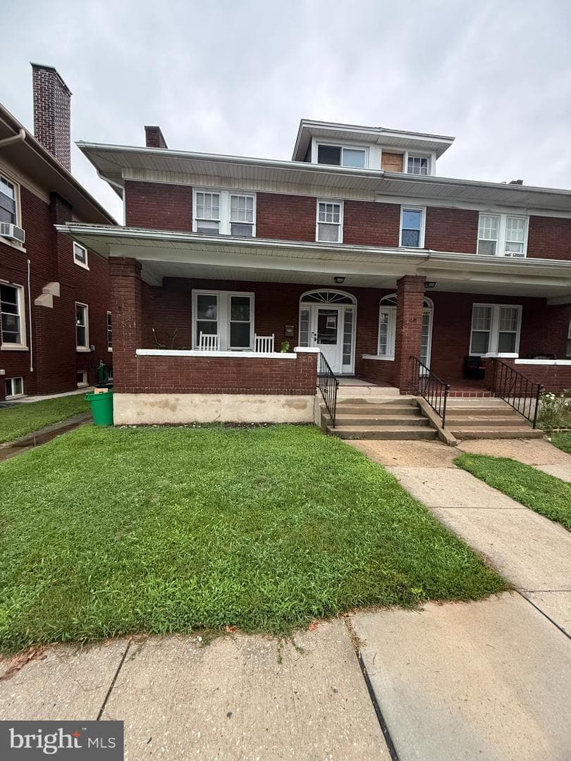 109 W Cottage Place photo 1
