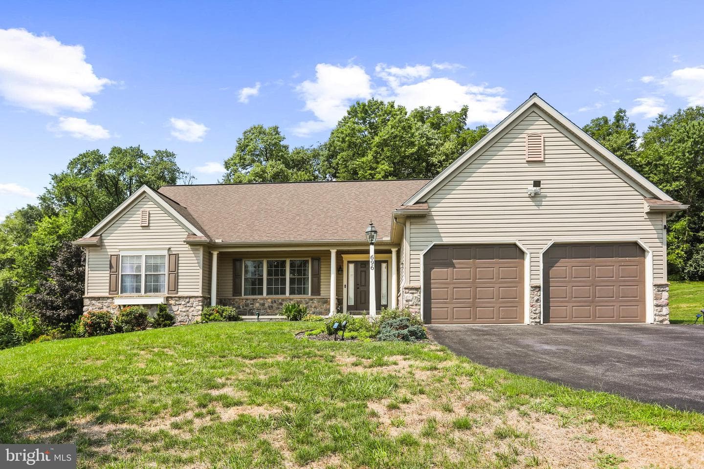 696 Rishel Drive photo 1