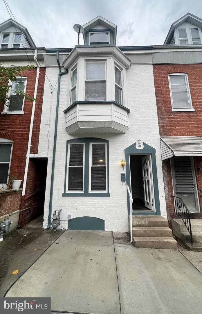 311 N Newberry Street photo 1