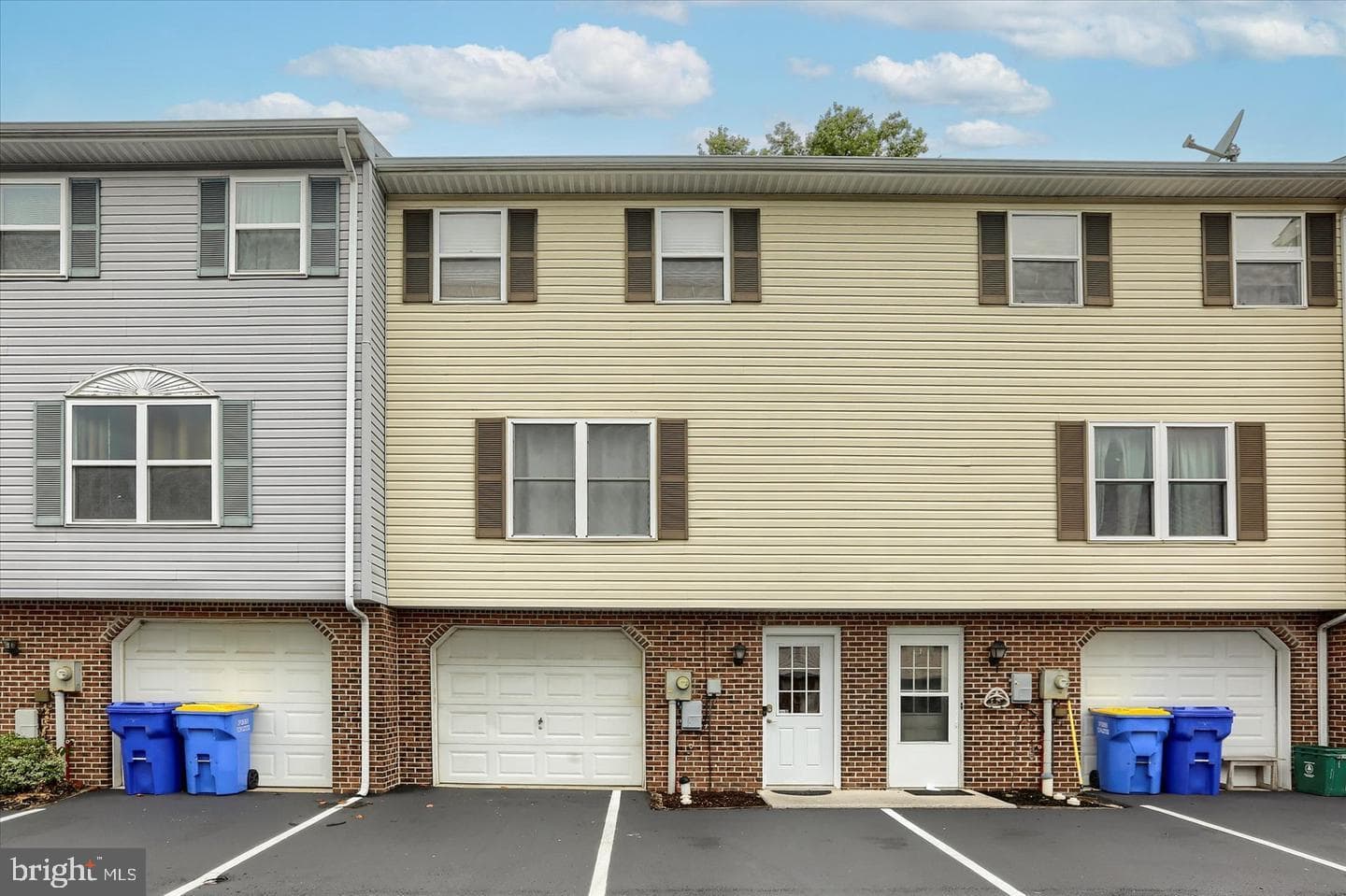 16 Pine Drive photo 1