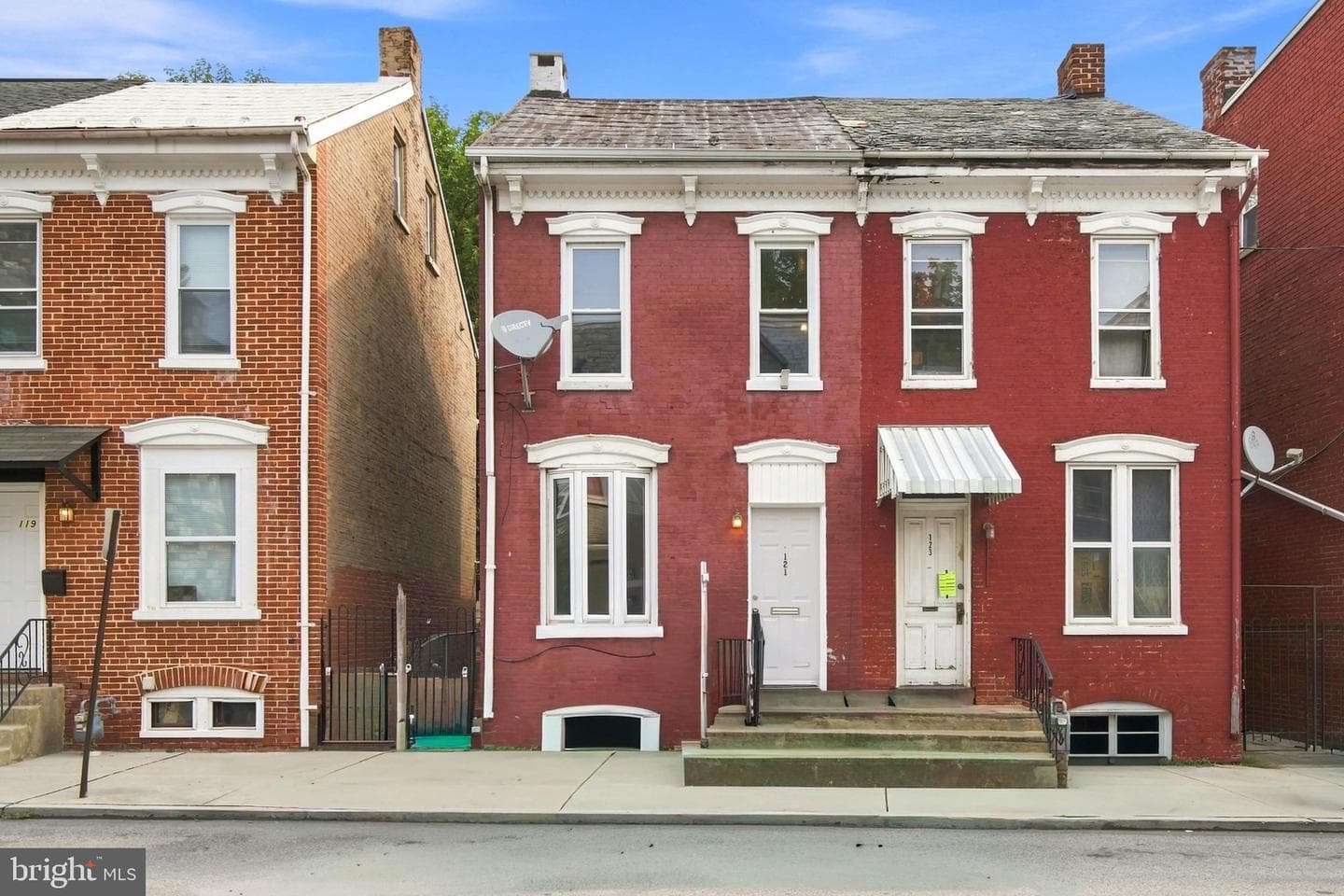 121 S West Street photo 1