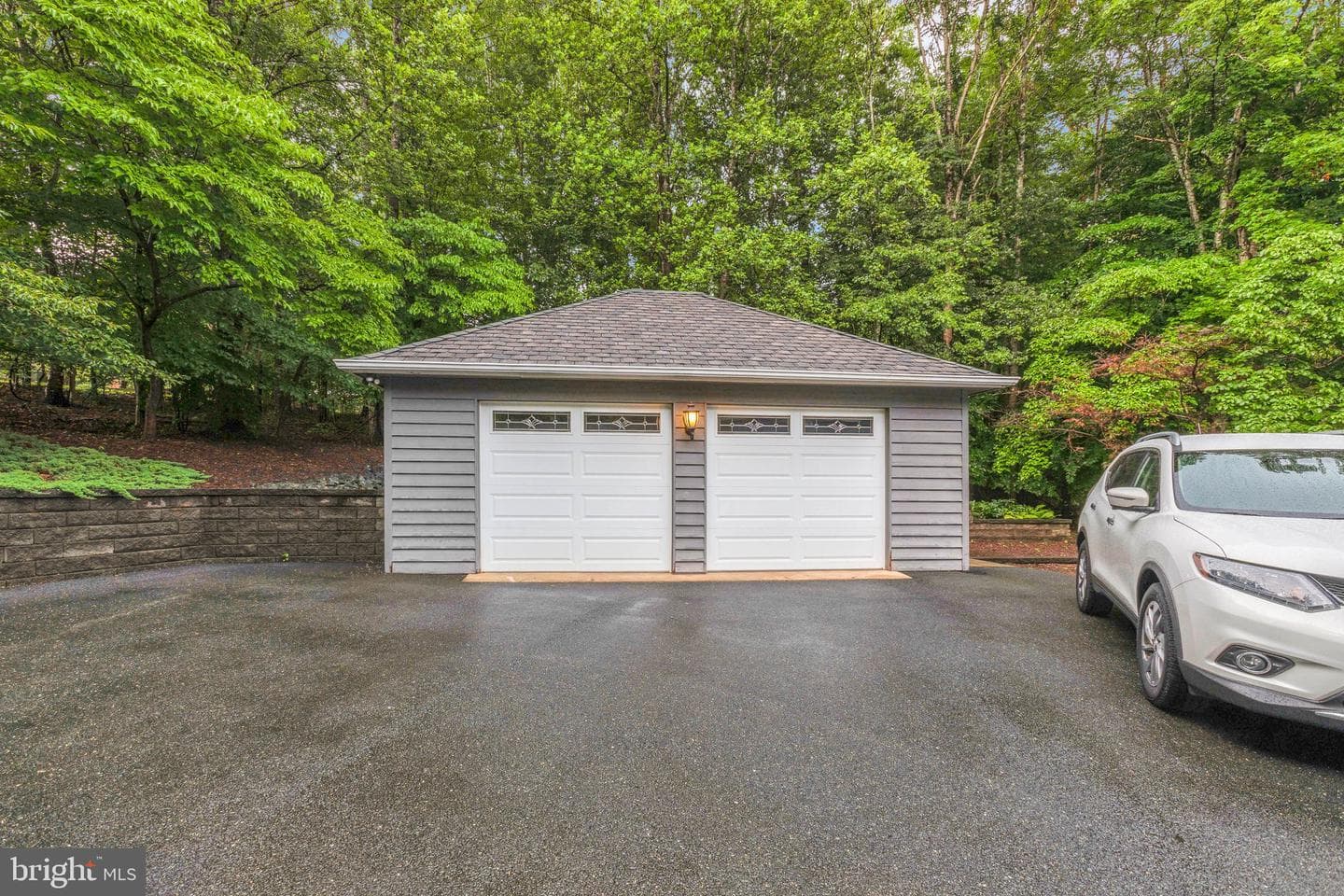 1425 Clearbrook Lane photo 3