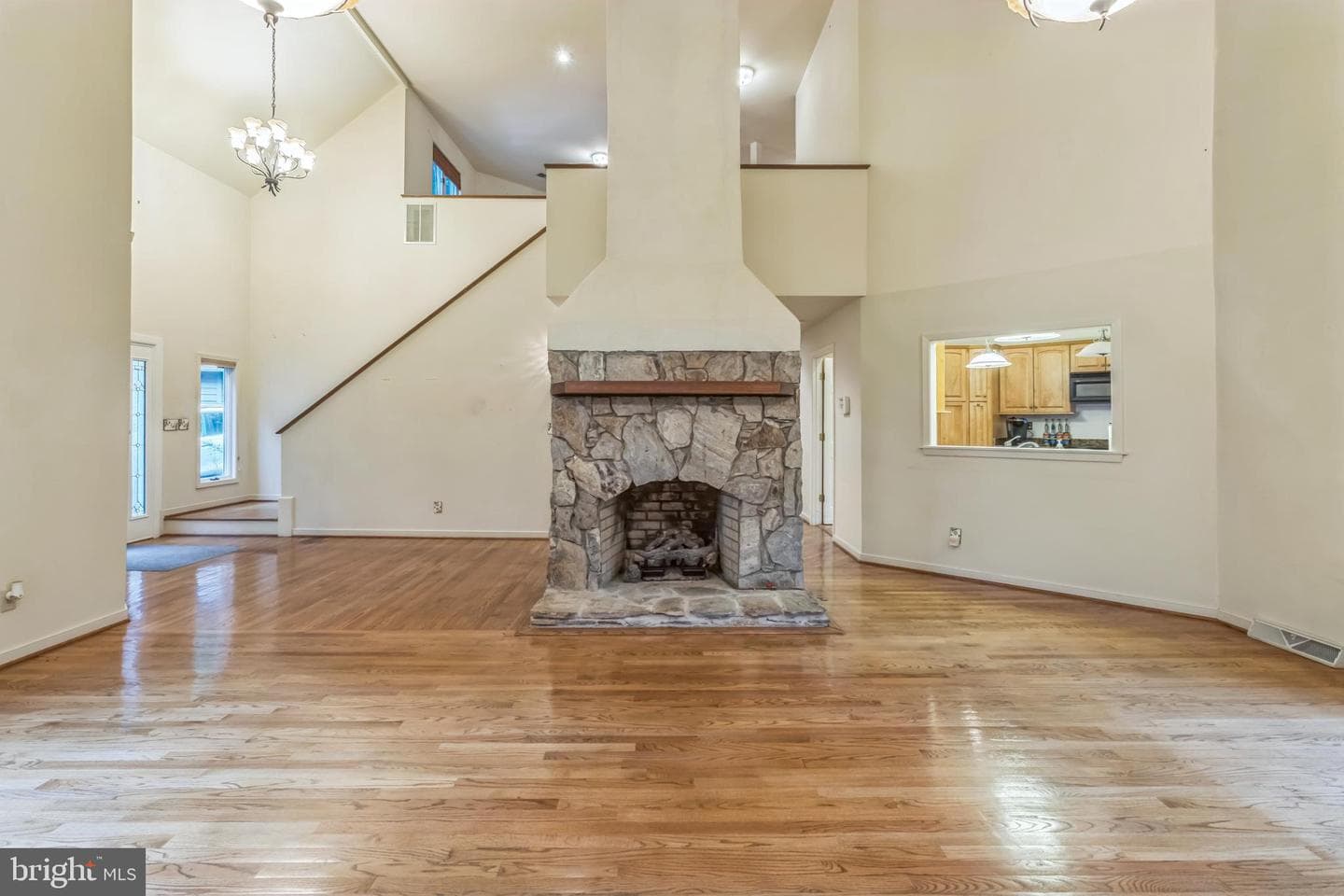 1425 Clearbrook Lane photo 9