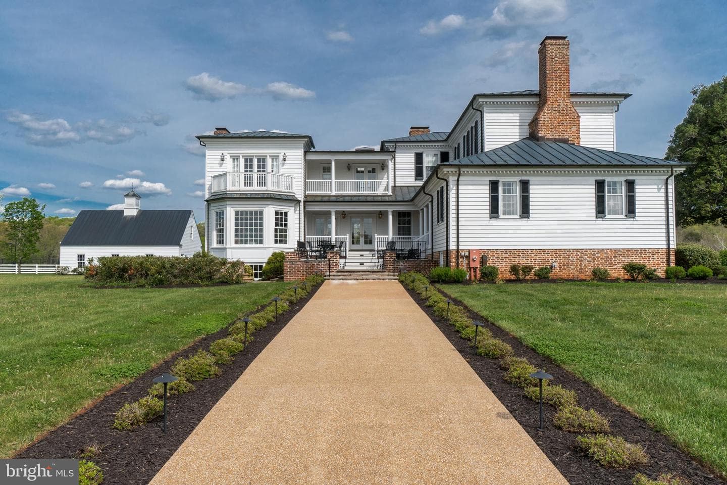 6887 Blenheim Road photo 3