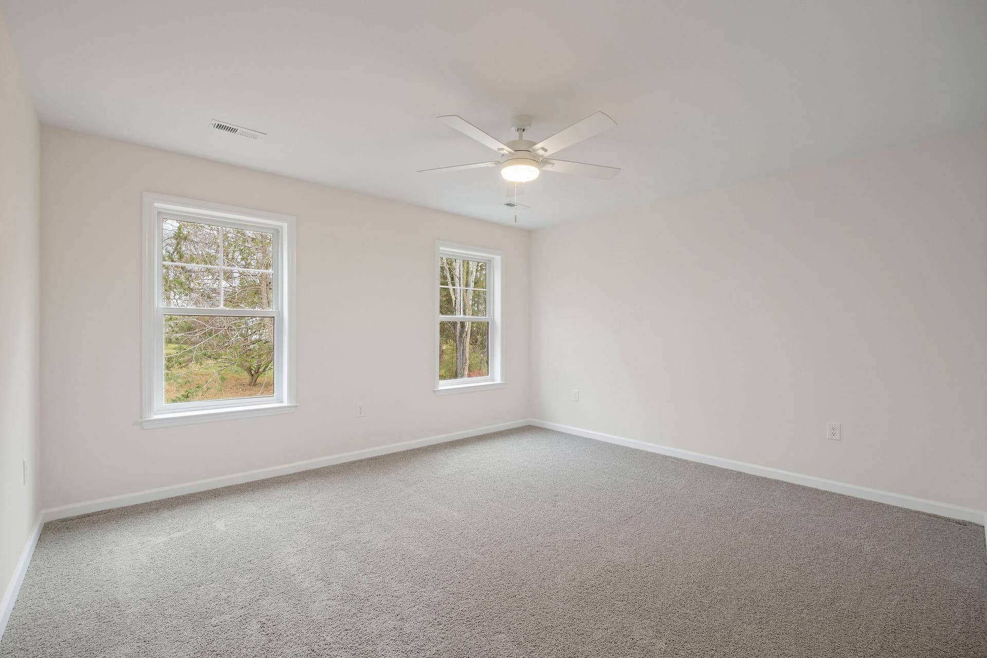 104 E Haven Court photo 26