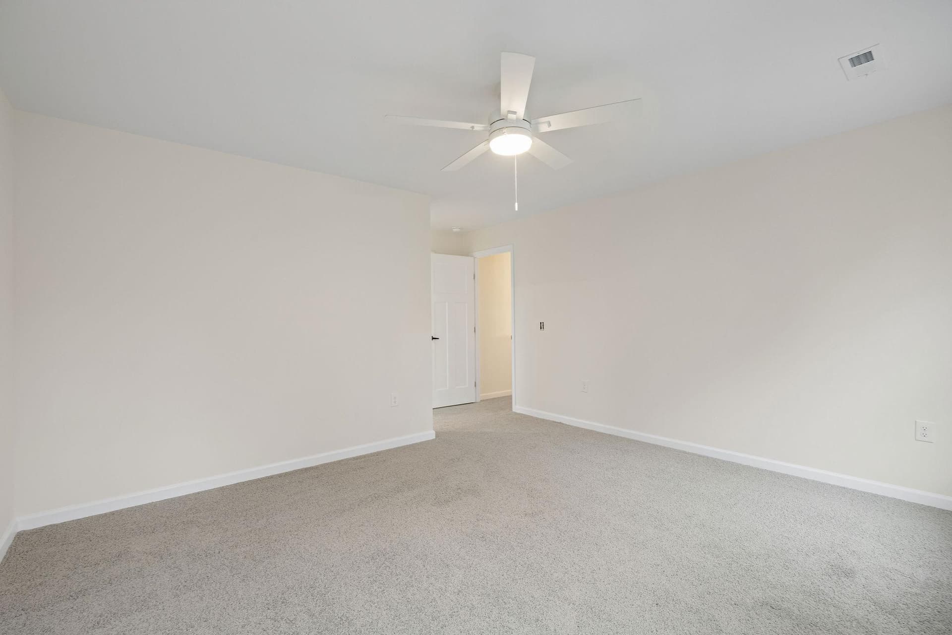 104 E Haven Court photo 27