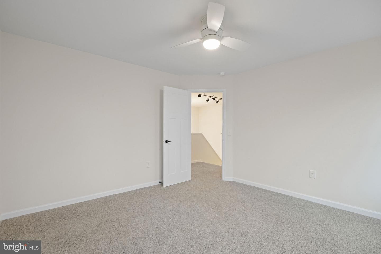 104 E Haven Court photo 36