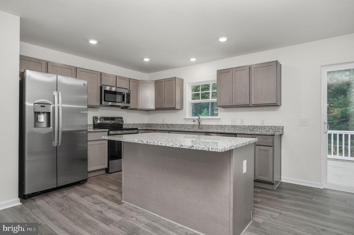 3177 Amidship Dr photo 2