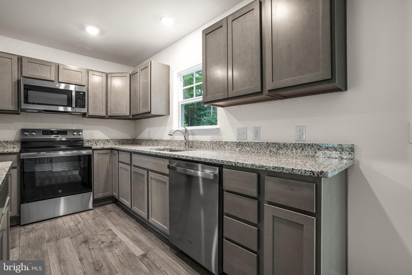 3177 Amidship Dr photo 4