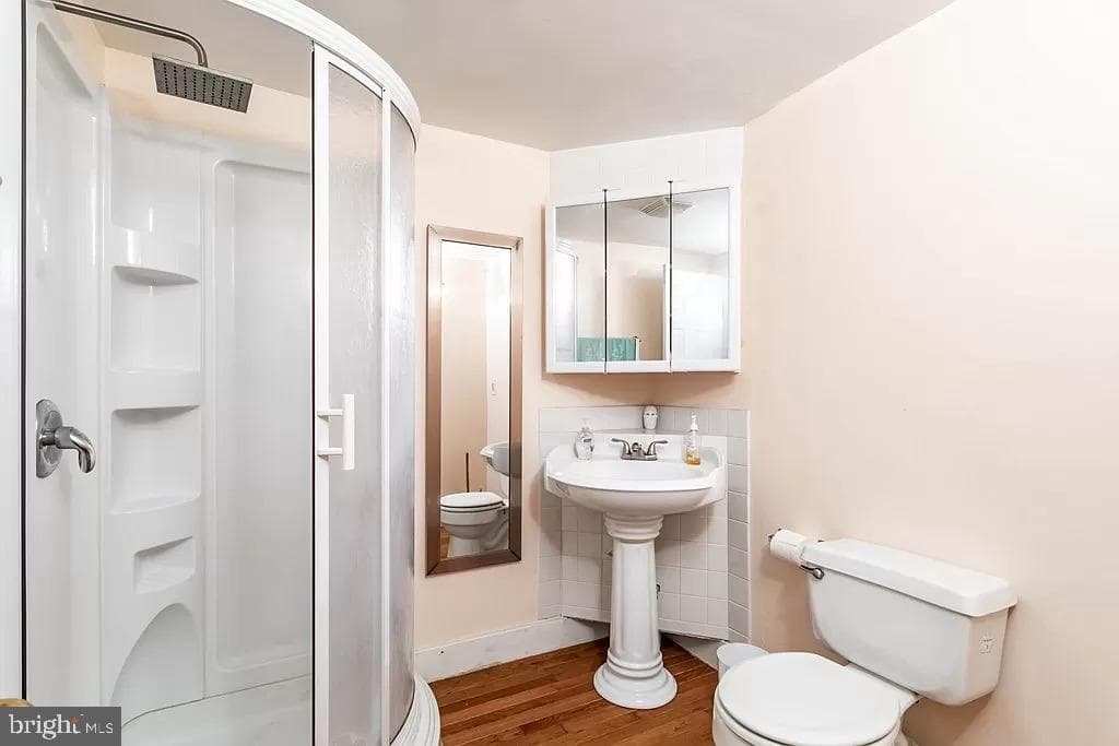 24171 Adelaide St photo 11