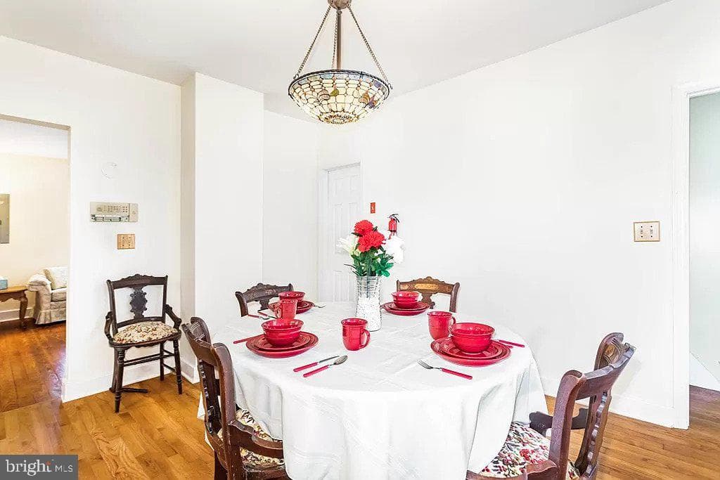 24171 Adelaide St photo 21