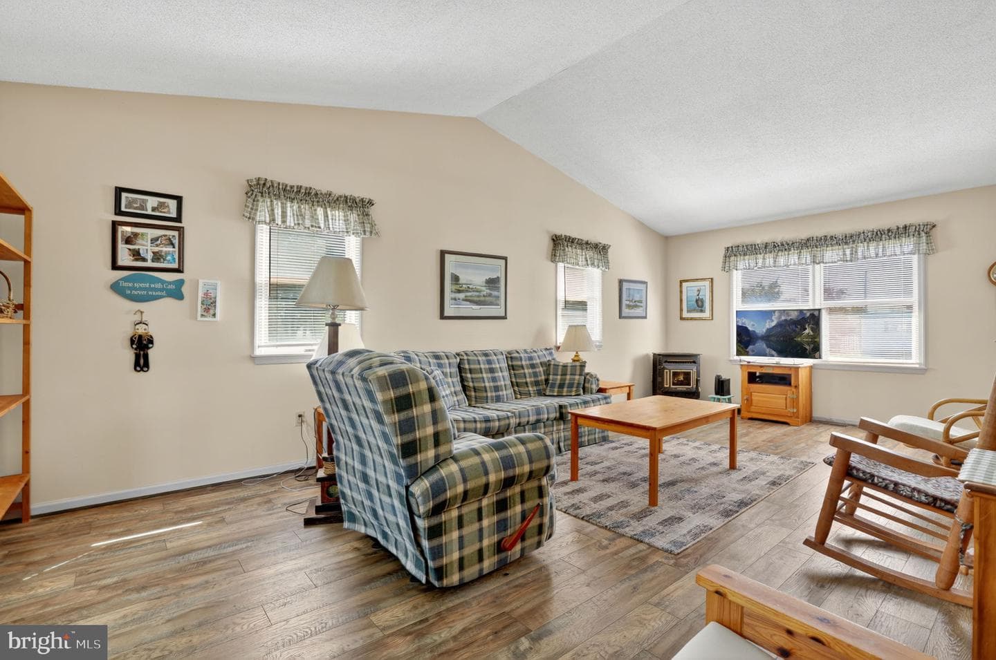 6135 Martin Lane photo 12