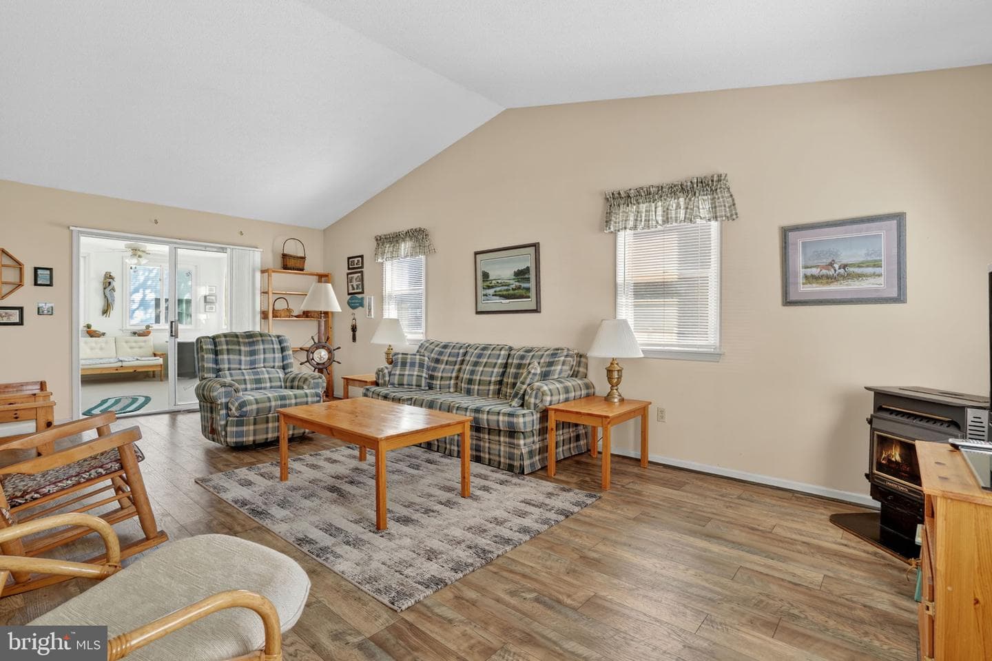 6135 Martin Lane photo 13