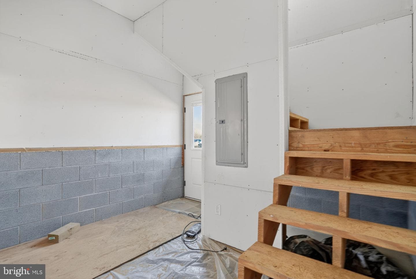 8005 Hickman Farm Road photo 11