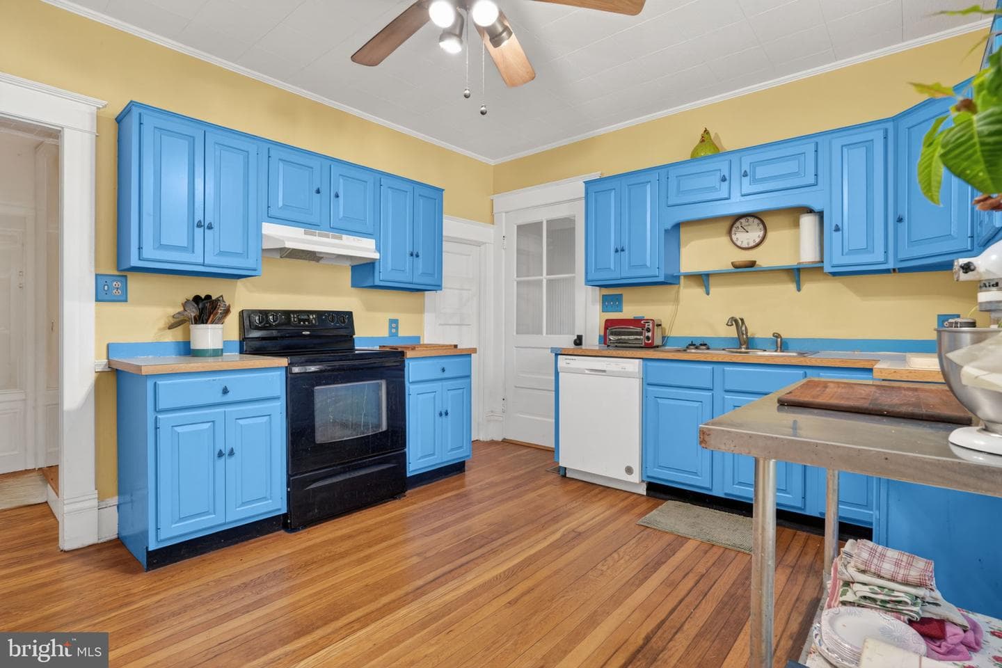 24222 Catherine Street photo 13