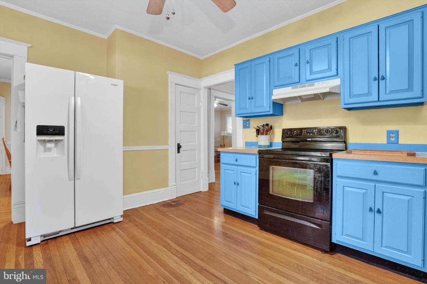 24222 Catherine Street photo 16