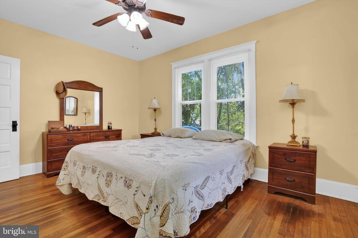 24222 Catherine Street photo 17