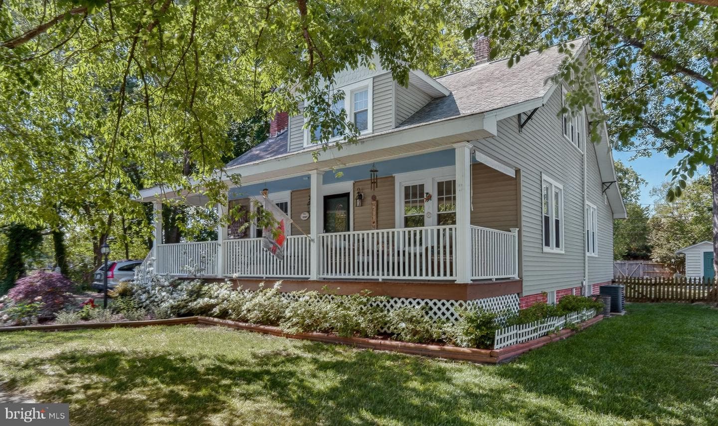 24222 Catherine Street photo 3