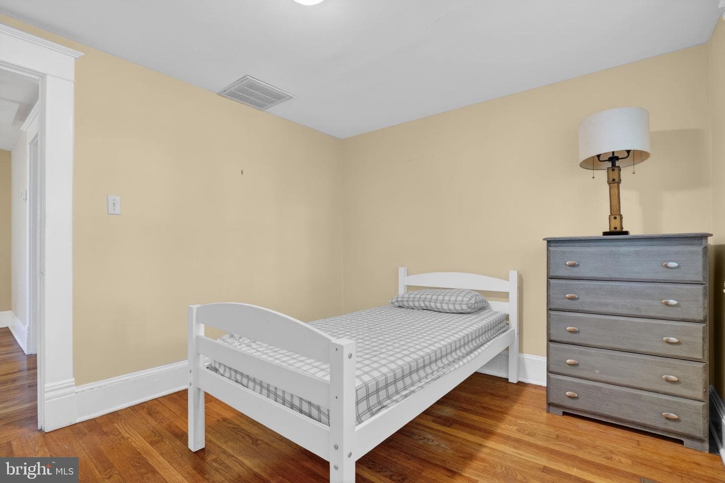 24222 Catherine Street photo 30