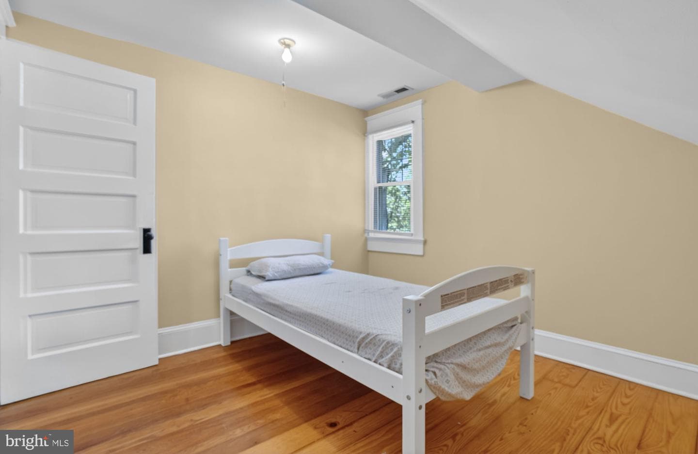 24222 Catherine Street photo 32
