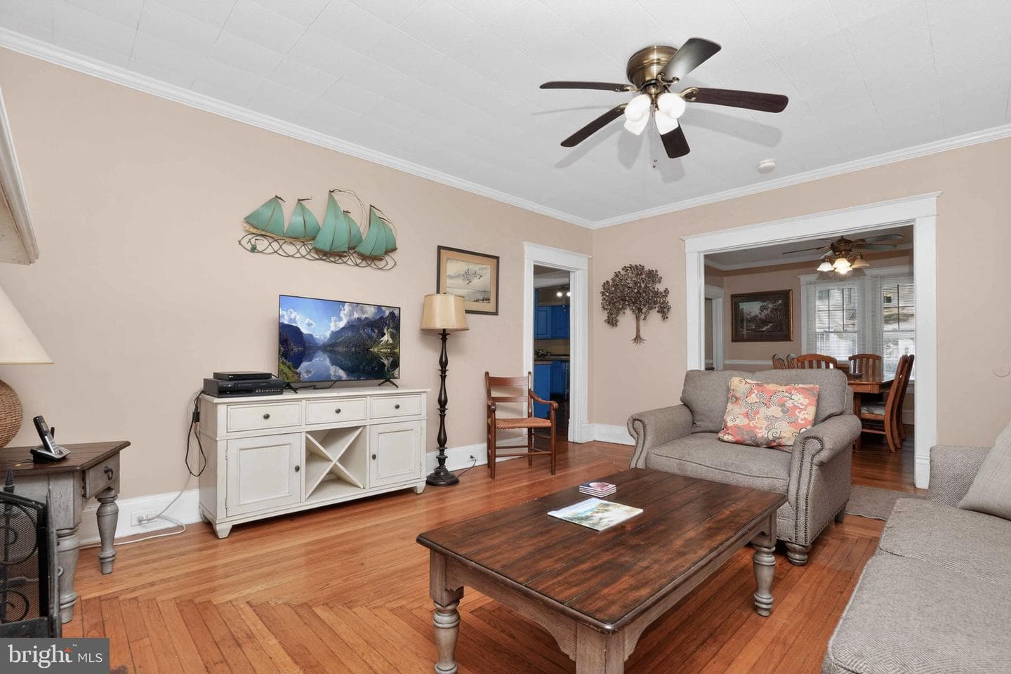 24222 Catherine Street photo 9