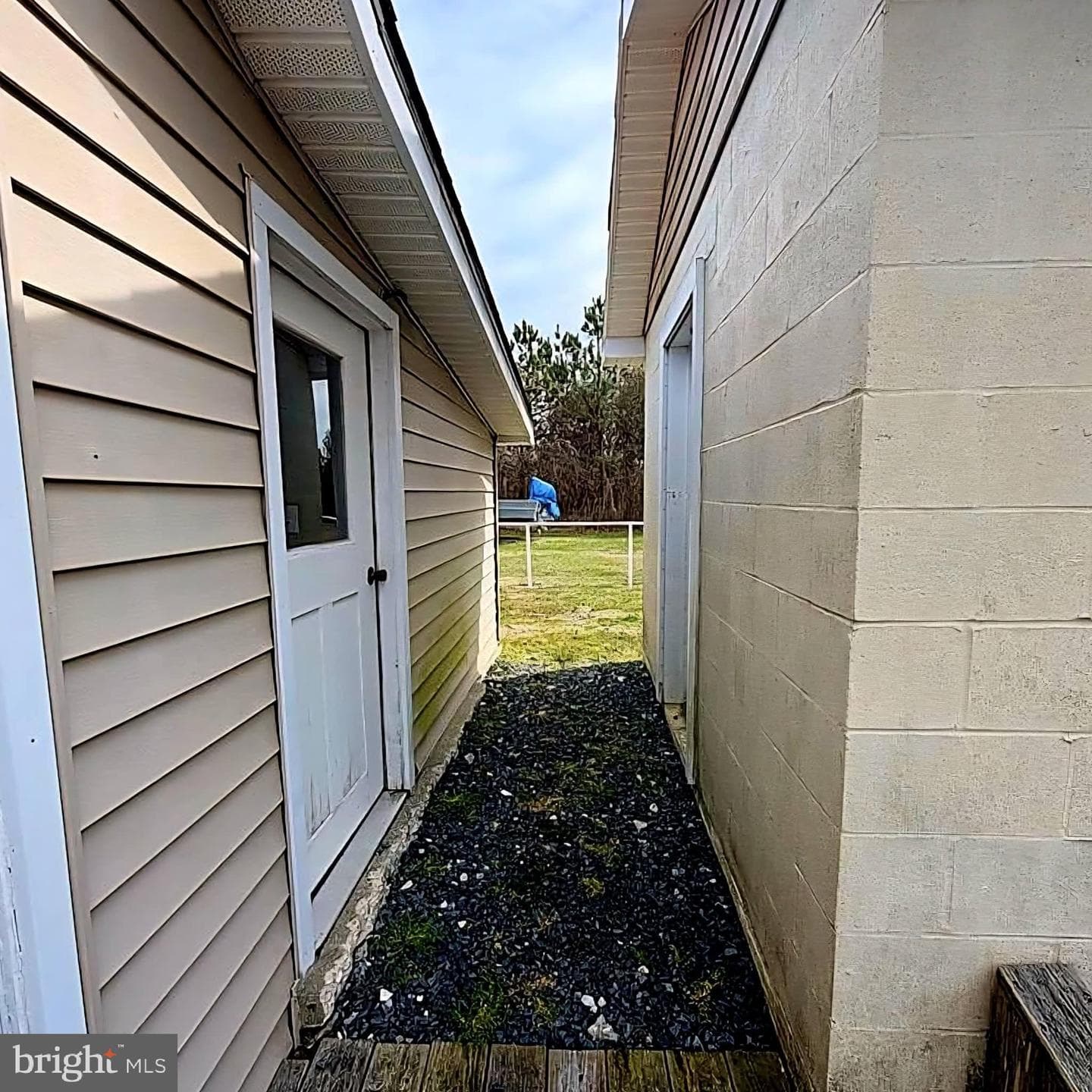 7158 Bunting Road photo 9