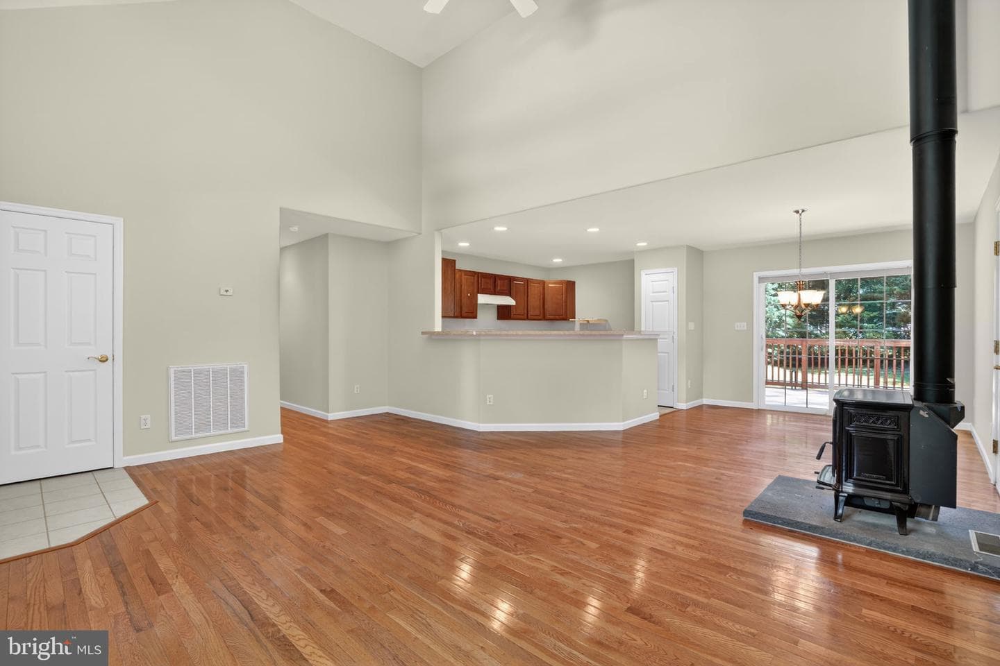 2347 Mayflower Drive photo 3
