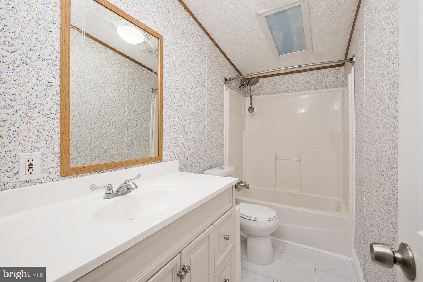 1784 Fadley Road photo 16