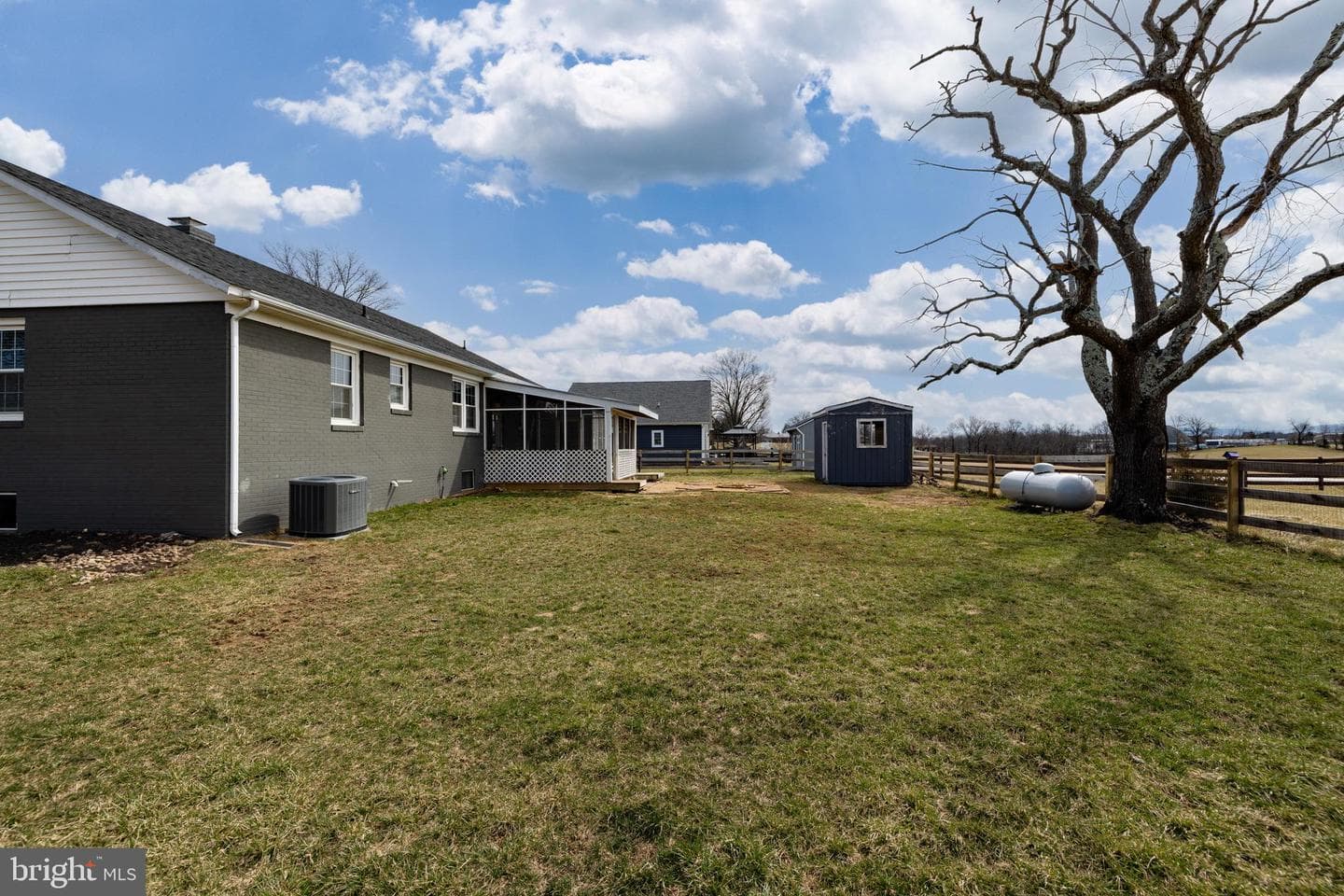 111 Skyview Circle photo 39