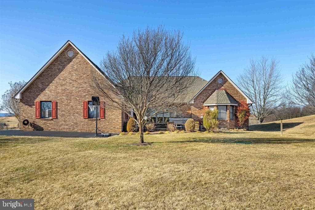 147 Bon Lea Drive photo 14