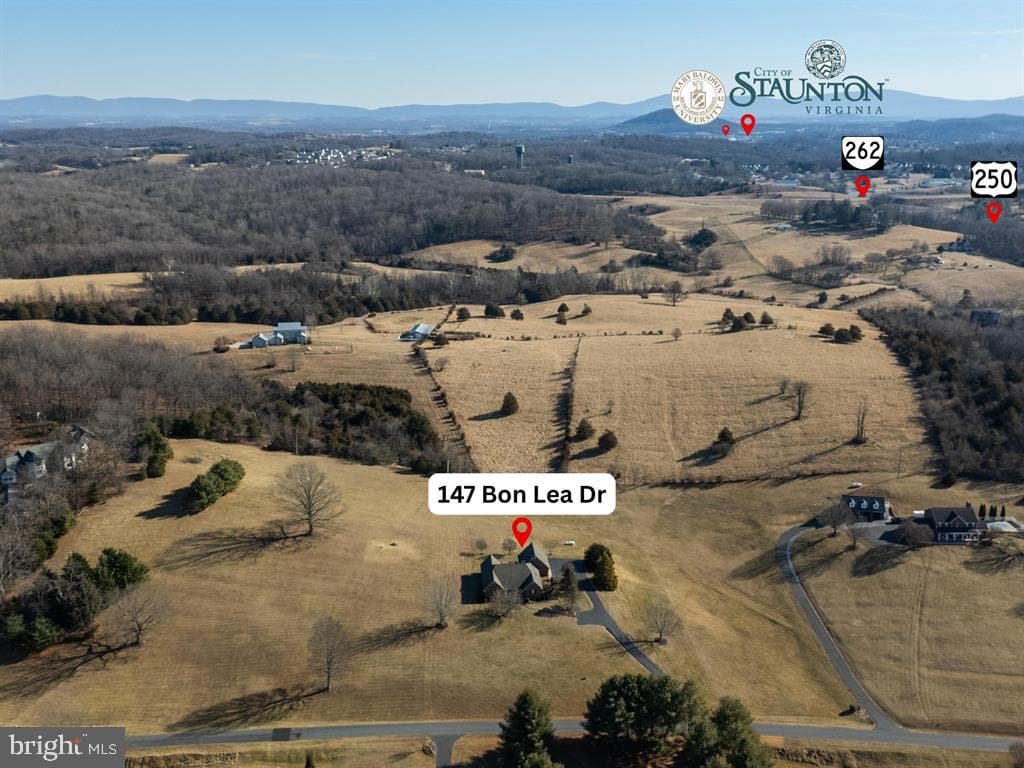 147 Bon Lea Drive photo 6