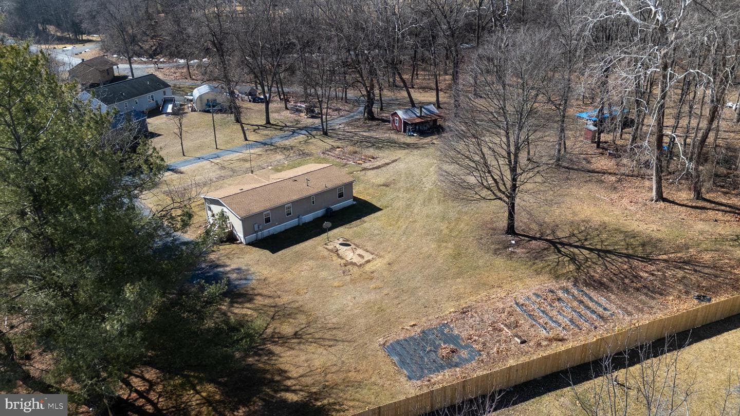 38 Maggie Lane photo 12