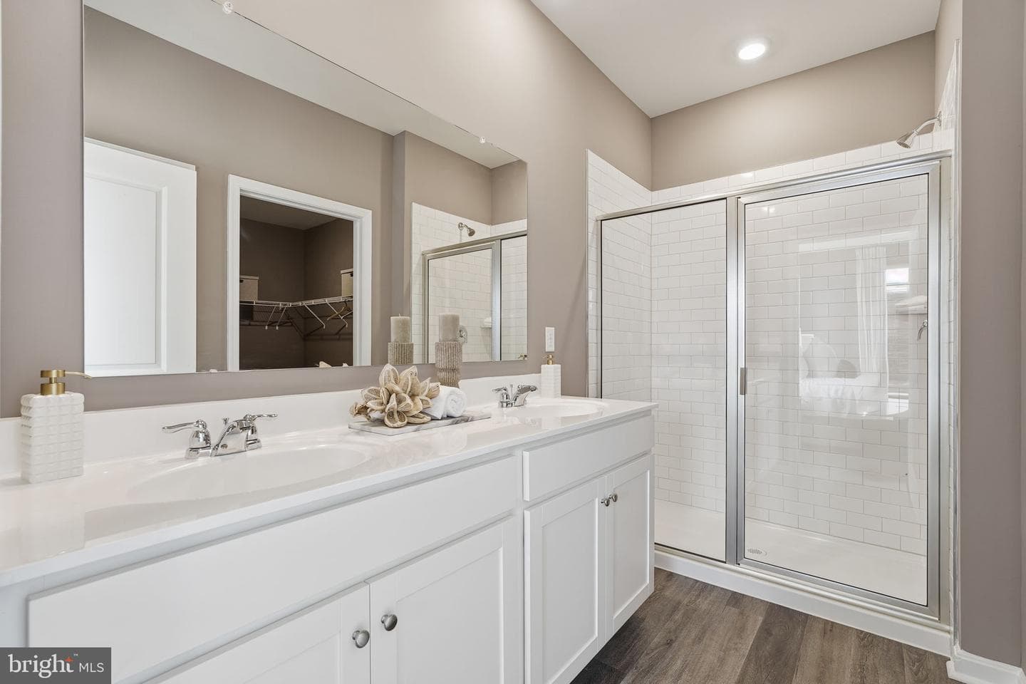7 Lexington Lane photo 32