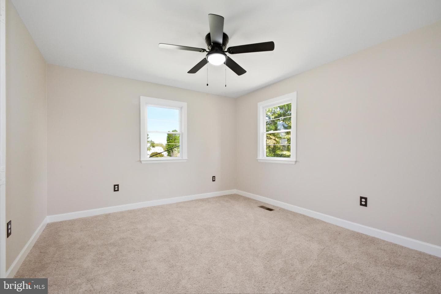 40 Troxell Lane photo 14