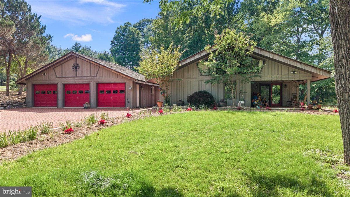 356 River View Drive, Verona