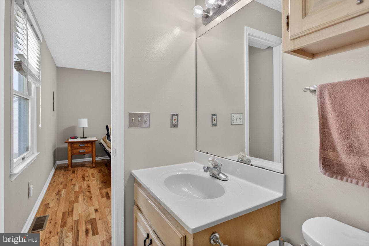 215 Forest Drive photo 24