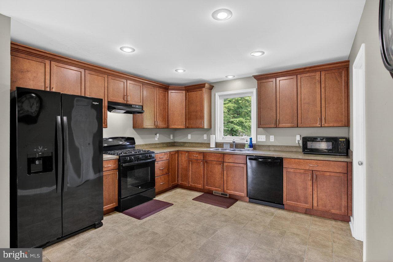 215 Forest Drive photo 44