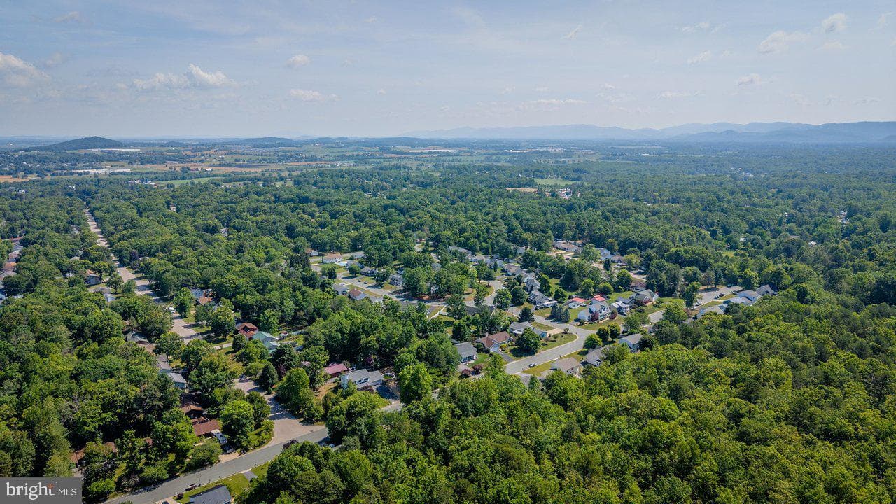 215 Forest Drive photo 86