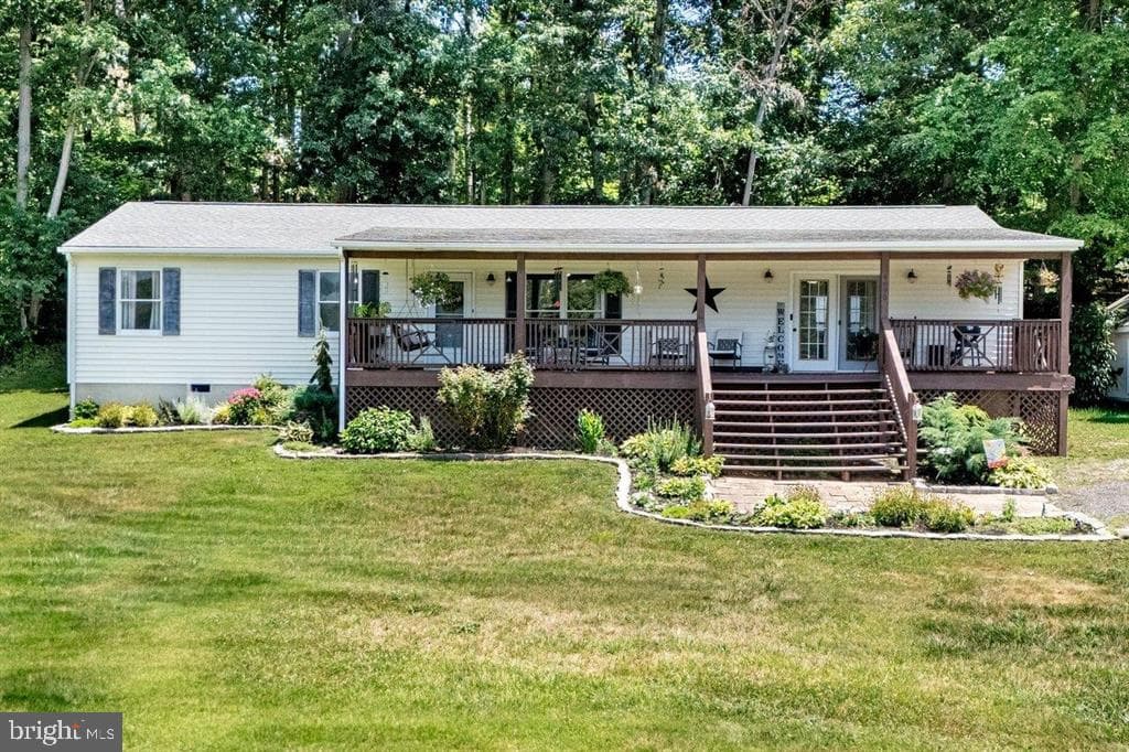 4695 E East Side Highway photo 2