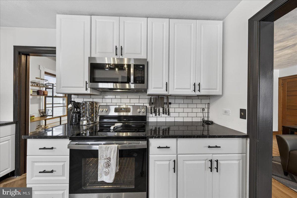 8901 Deekens Street photo 11