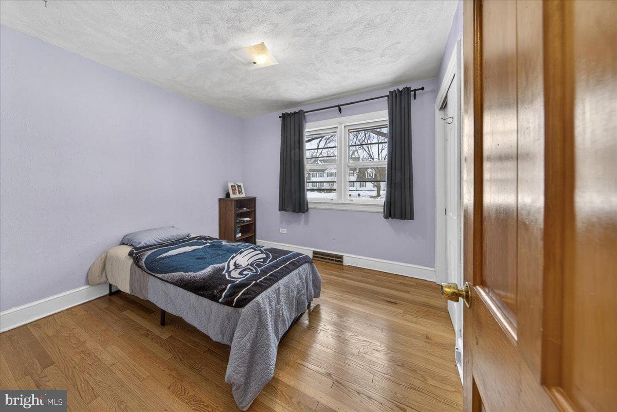 8901 Deekens Street photo 27