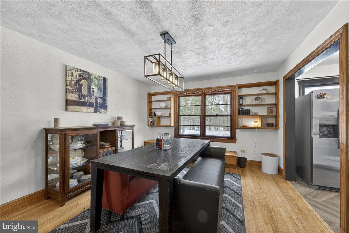 8901 Deekens Street photo 4