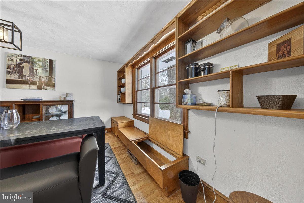 8901 Deekens Street photo 6