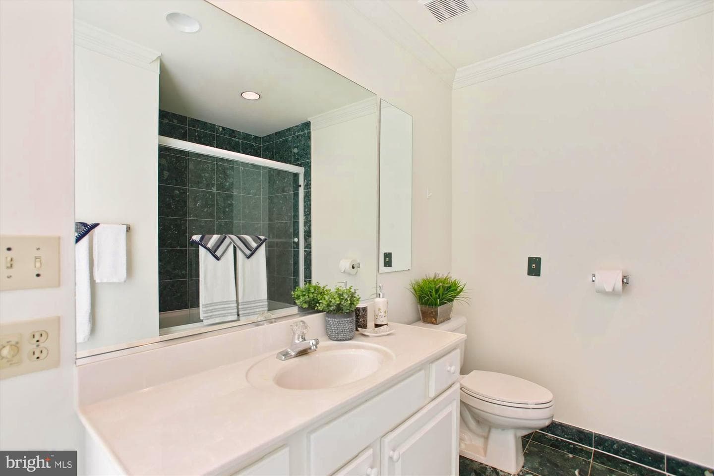 1050 N Stuart Street #800 photo 33